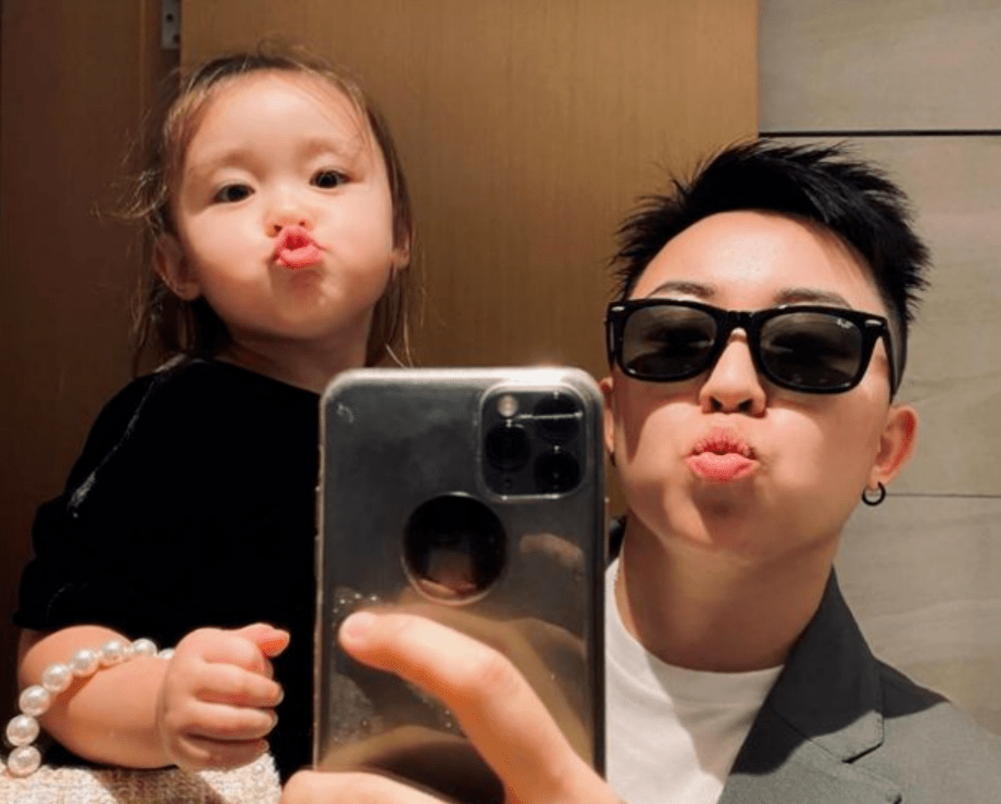 叶海洋|曾花50万“买精生女”的叶海洋，如今又怀二胎，无偶式育儿引热议