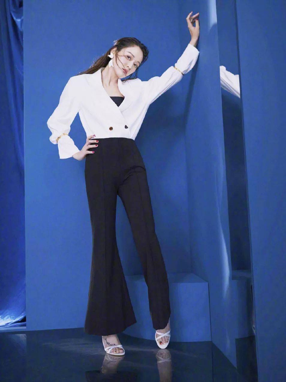 驼色|大半个娱乐圈都在穿，好看极了。