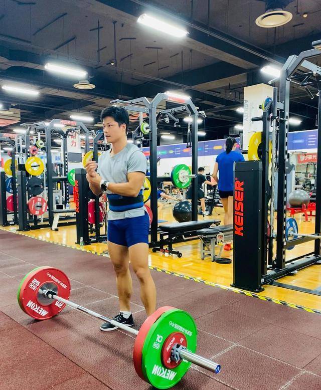 刚求|苏炳添想要二胎，与校花女友初中递纸条早恋，16年结婚儿子3岁