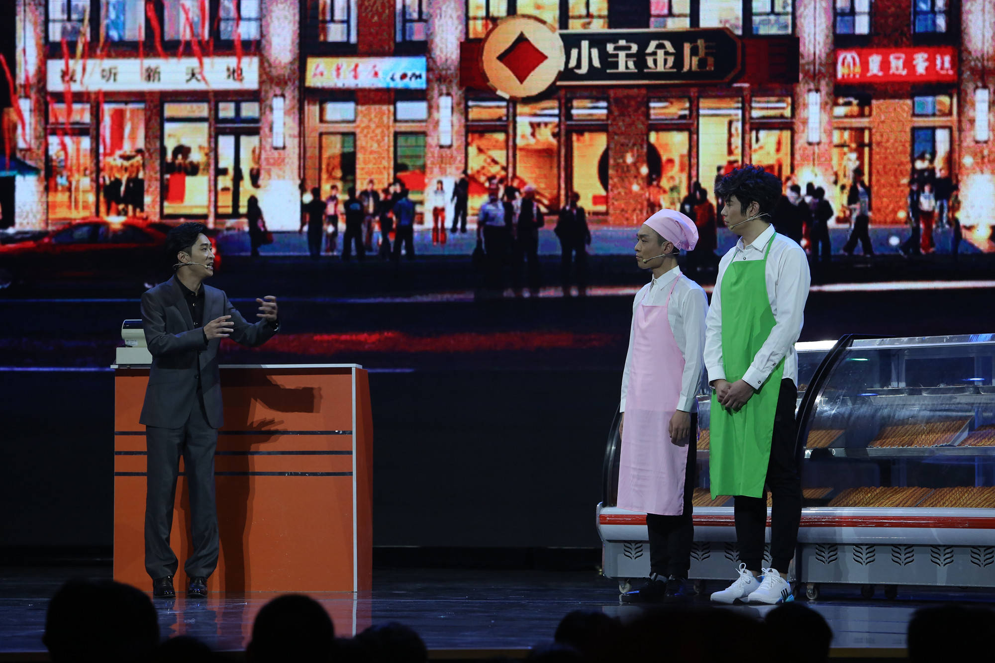 开心麻花的淘汰对春晚产生了更多的质疑从这个角度来看,2021年央视