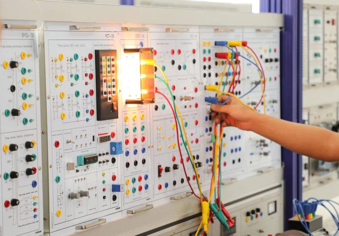 带你走进工科类『电气工程』专业 盘点背后的申请门道!