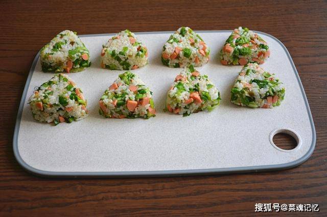 海苔|米饭这样做，美味翻拌，学会了再也不担心剩米饭没有办法消耗了