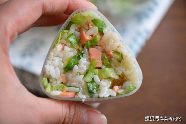 海苔|米饭这样做，美味翻拌，学会了再也不担心剩米饭没有办法消耗了