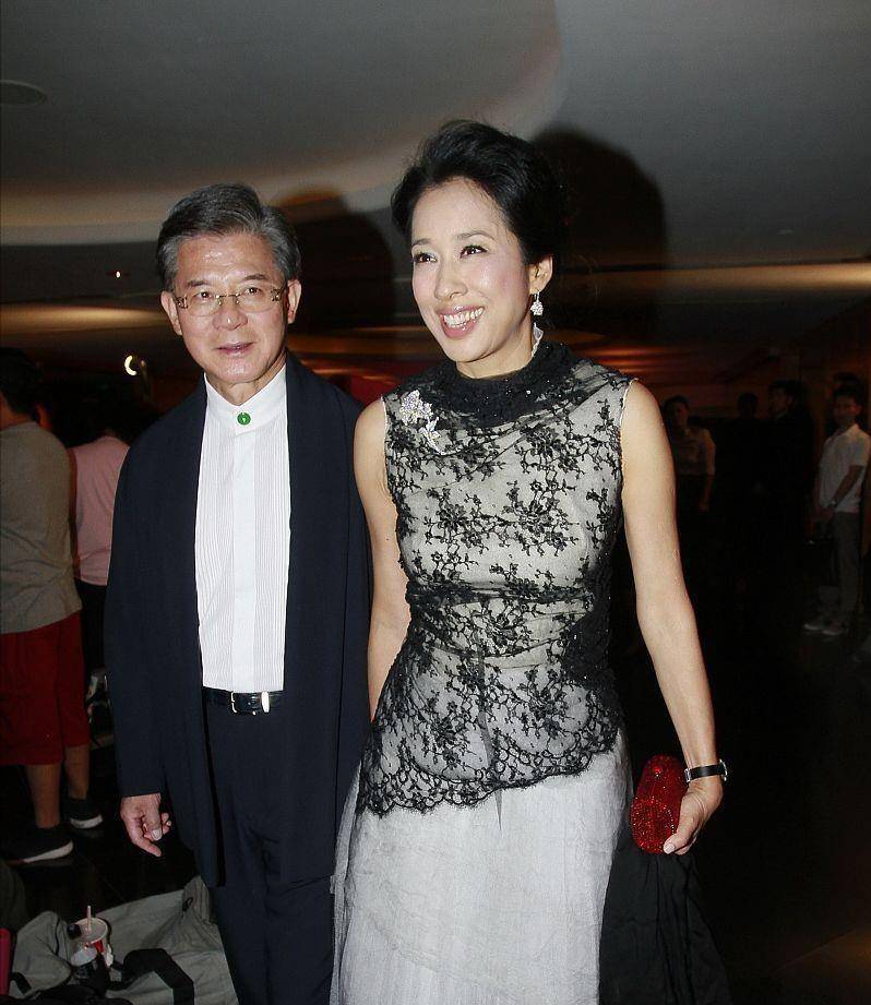 手法|郭晶晶的婆婆看着可不老,气质一流更让人羡慕,这样的女人真美