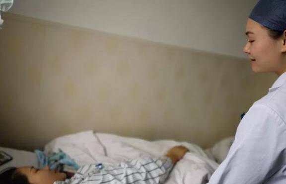 子宫|产妇上厕所刚脱下裤子,掉出“一块肉”,医生:别想要孩子了