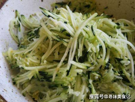 煎饼|冷天,北方人最爱吃的糊塌子做法,无需一滴水,香软营养更省事