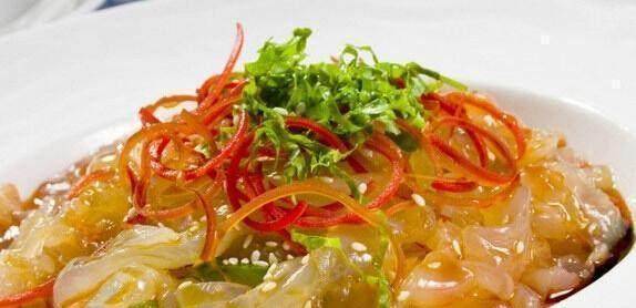 菠萝加盐有什么好处 de19a698780044d186a826682a62792f.jpeg