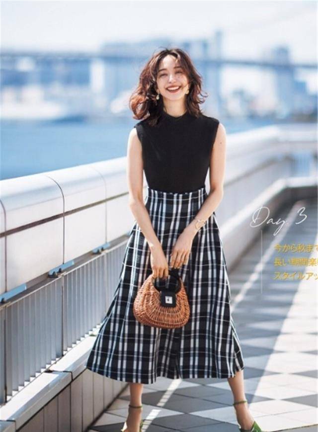 浅色|裙子款式穿对了，才时髦显瘦，“配色＋搭配”双管齐下，不怕不美