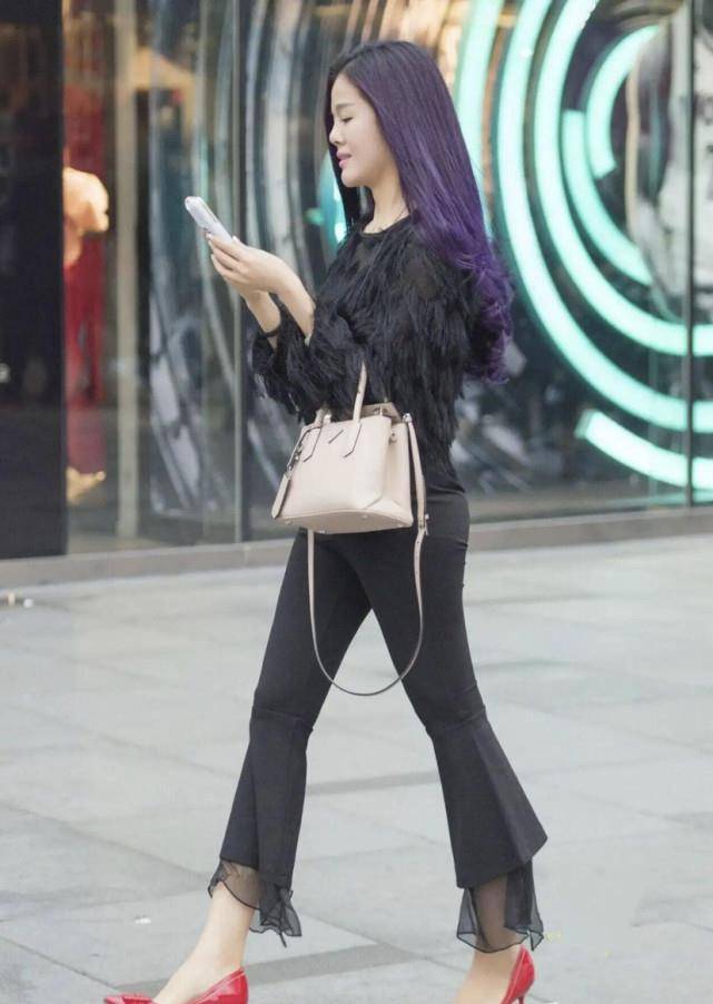 身形|不“装嫩”会显老？中年女士穿搭要遵循风格，别被视觉差忽悠了！
