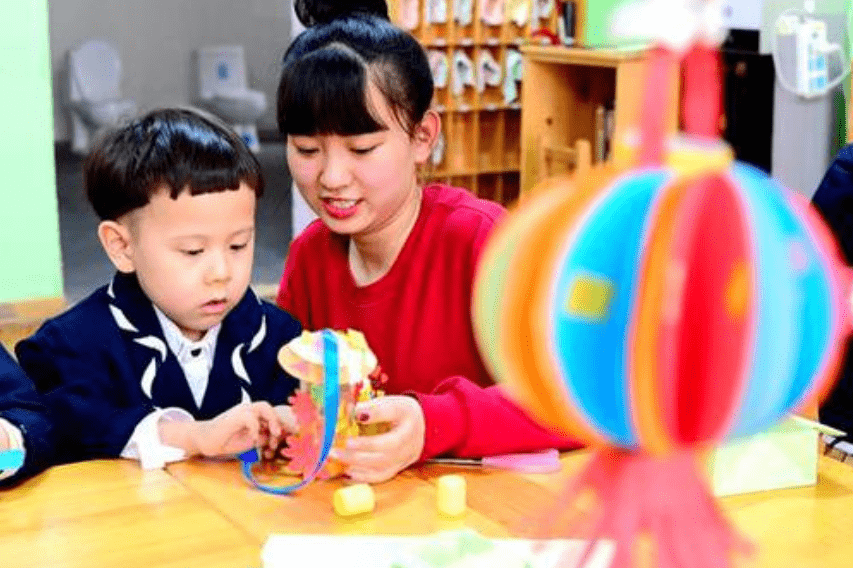 因为|幼儿园群内发午餐照，家长眼尖发现问题，直接找园长讨说法