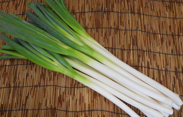 面的|别看“葱油拌面”简单，要葱香浓郁还得多一步！做好了老公爱回家