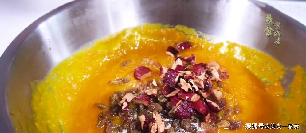 做法|半个南瓜一瓢面,不加水这样做出来的发糕,当早餐比面包松软营养