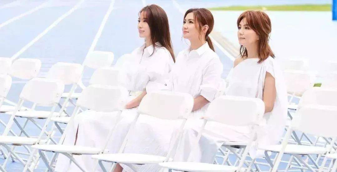 看你穿婚纱 陪你生孩子 养你后半生,she就是友情的最好模样