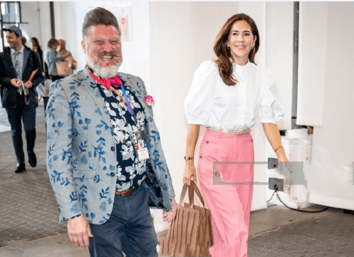 梅根|丹麦王储妃三天三套造型,红裙惊艳蓝裙高贵,曾撞衫梅根气场全开