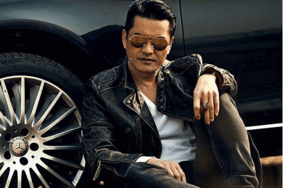 67意想不到的同龄明星,吕良伟像30岁小伙,她越活越年轻_徐帆