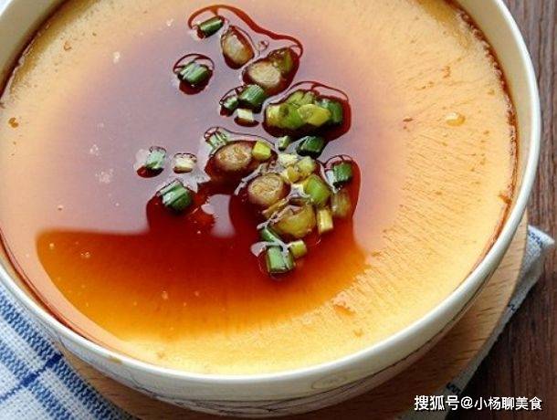 凉水|婆婆蒸鸡蛋用这种“水”,又香又嫩还没有蜂窝,适合给孩子当早餐