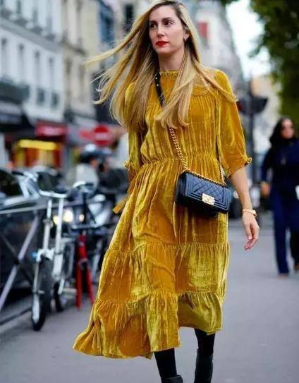 插花|孙俪沉迷插花！卫衣搭牛仔裤真时髦，剪“蘑菇头”半土不洋太老气