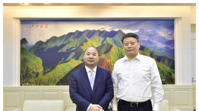 不过不到2年,王文银就从一个仓库管理员干道了年薪百万的总经理.