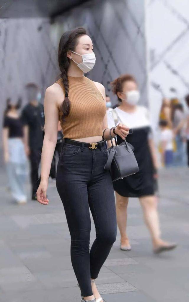 魅力|华丽典雅的打底裤穿搭帅气有魅力,如花美眷神采迷人,温柔浪漫