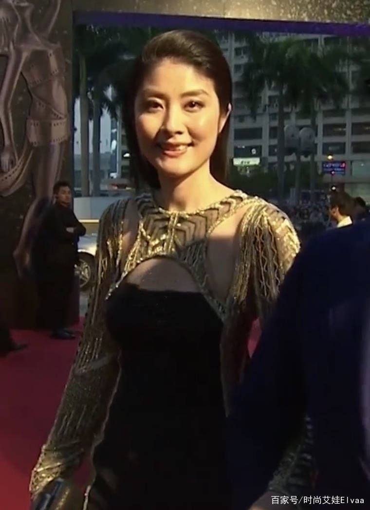 身材|陈慧琳不给雷颂德留面子，穿夸张镂空裙好美，173cm高他小半个头