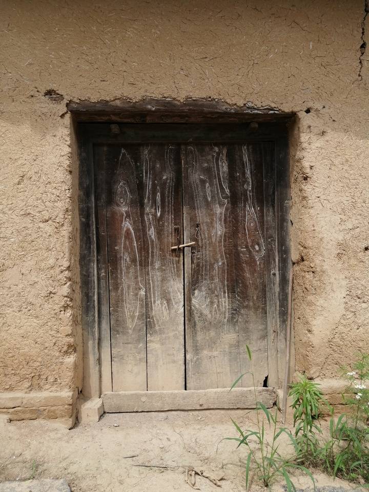 81张老宅大门的照片,有没有让你想起回家的小路?_方式和