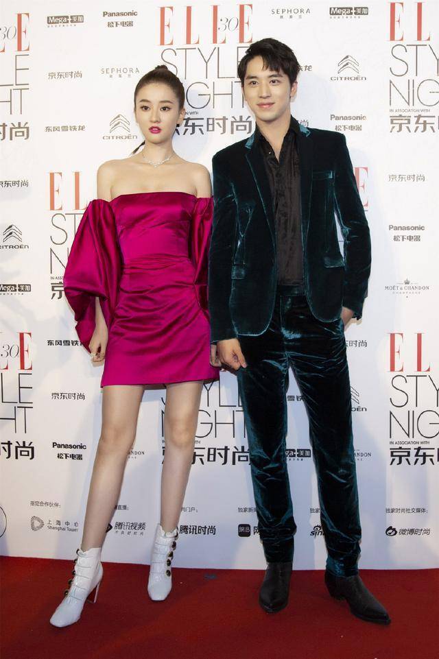 个性|乔欣日常穿搭，轻松穿出时尚感，纤细大长腿很吸睛