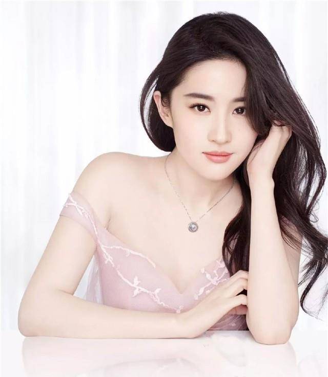 发型|奔四的女人尽量别留短发，很土！推荐这5款发型，太减龄