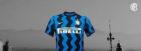 苏宁|他们定制的新版球衣，都挺好看的，只是有点想国米的球衣很尴尬