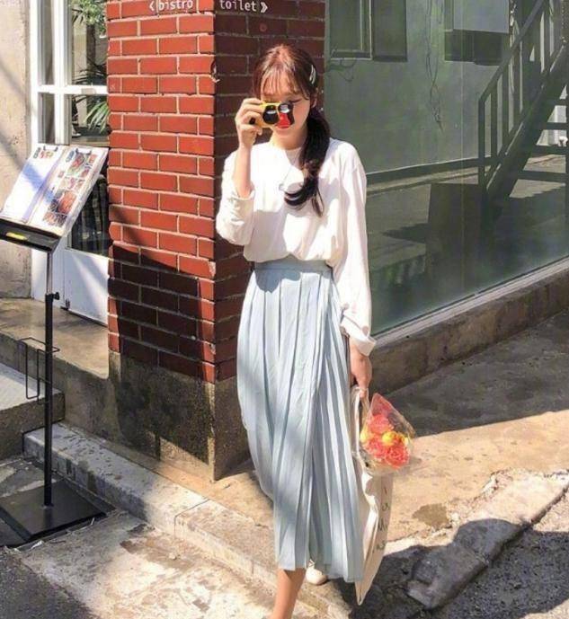 回头率|夏天的“半身裙”怎么搭配？教你几种风格，又美又飒，回头率超高