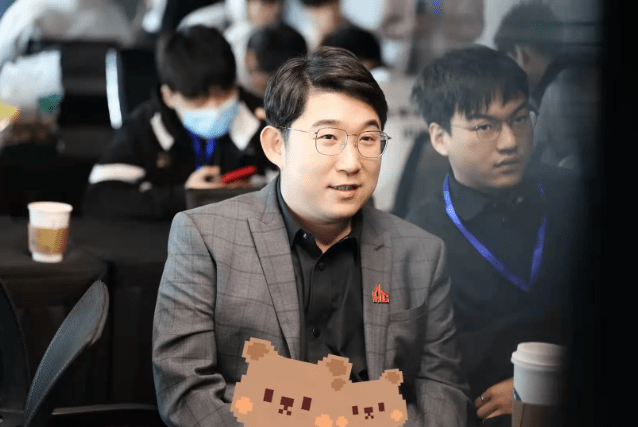 和ag超玩会之前的其他几个主教练相比,awoke可以说是刚执教的时候就被