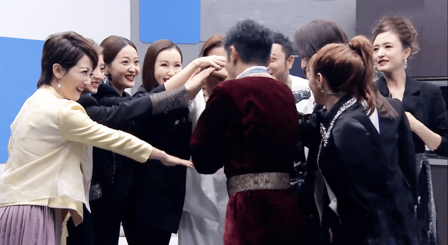 生活|撒贝宁太抢戏,鲁健李红拿他没办法,《你好生活》里倪萍也曾批评过他