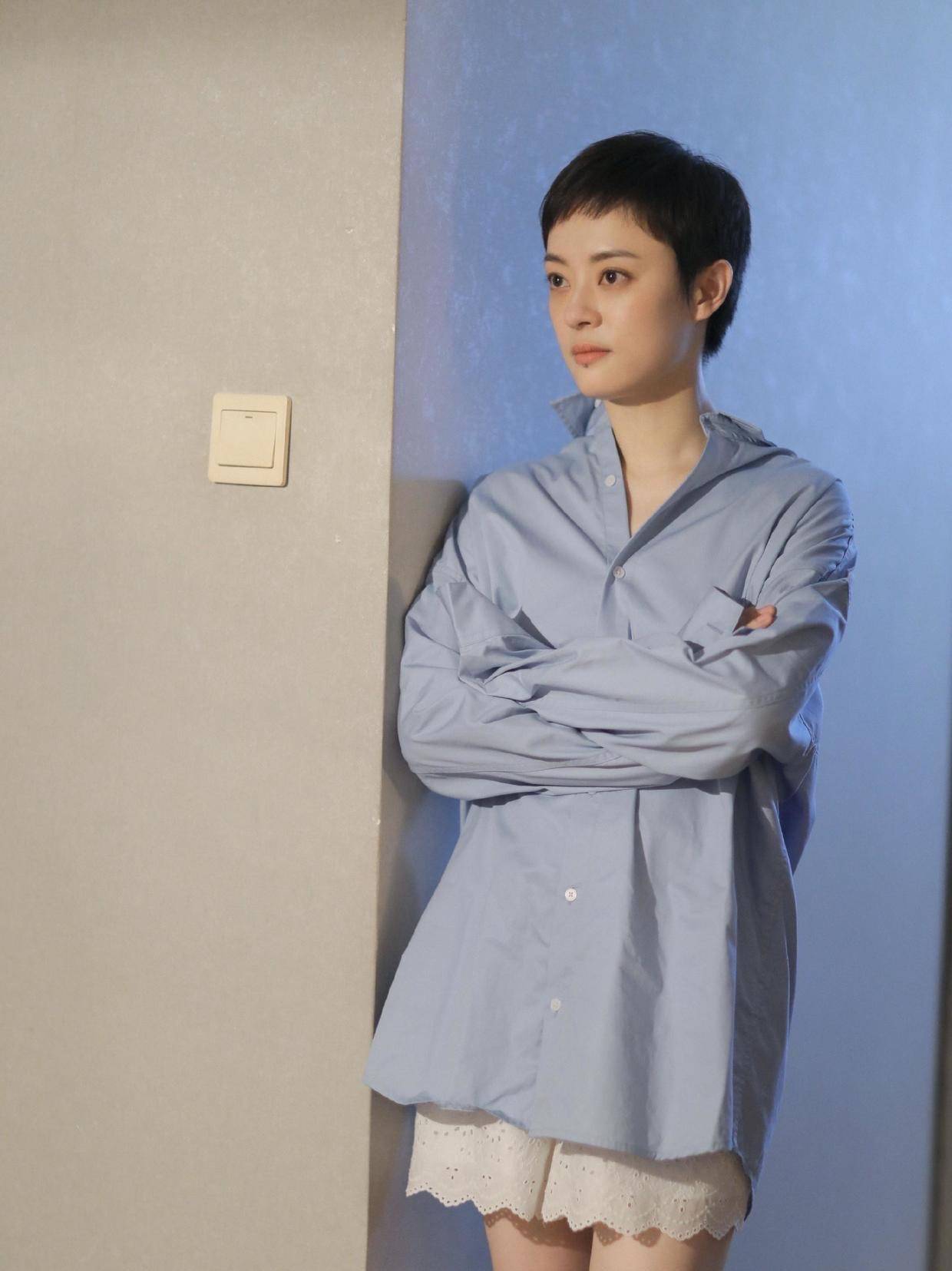 发型|孙俪新剧演24岁少女,穿基础款留短发却一脸疲惫,看着就有38岁