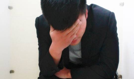 臭味|36岁男子确诊尿毒症,提示:身上几处总发臭,尽早检查不要拖