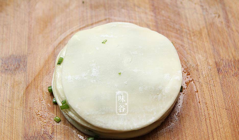 葱花|教你做酥脆好吃的葱油饼，不用和面，十分钟搞定，做早餐最合适