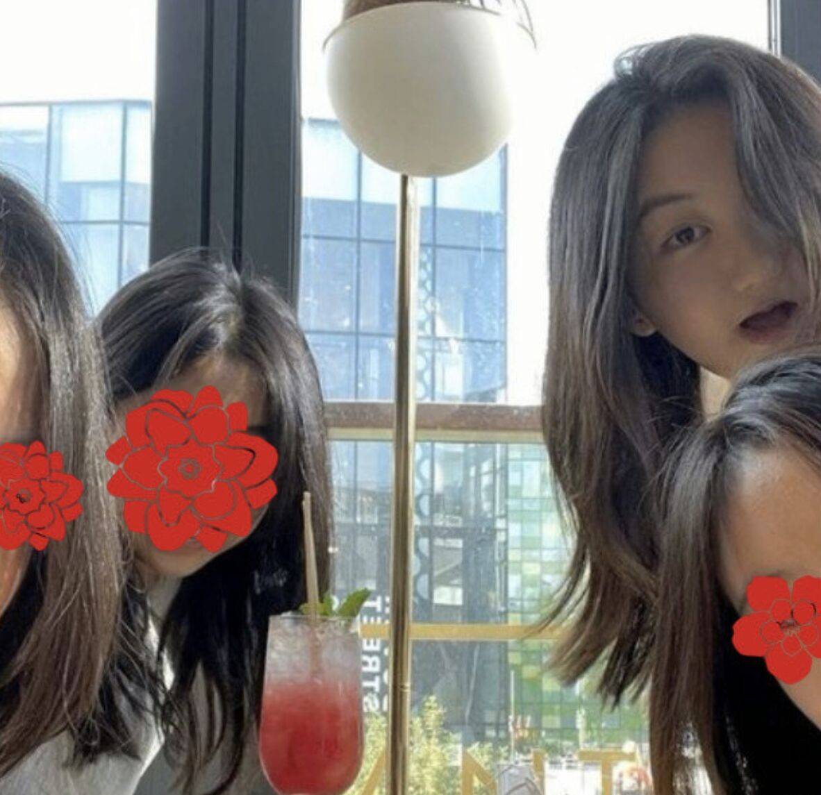 原创15岁李嫣与闺蜜聚会穿背心超短裤明星范十足气质不输妈妈王菲