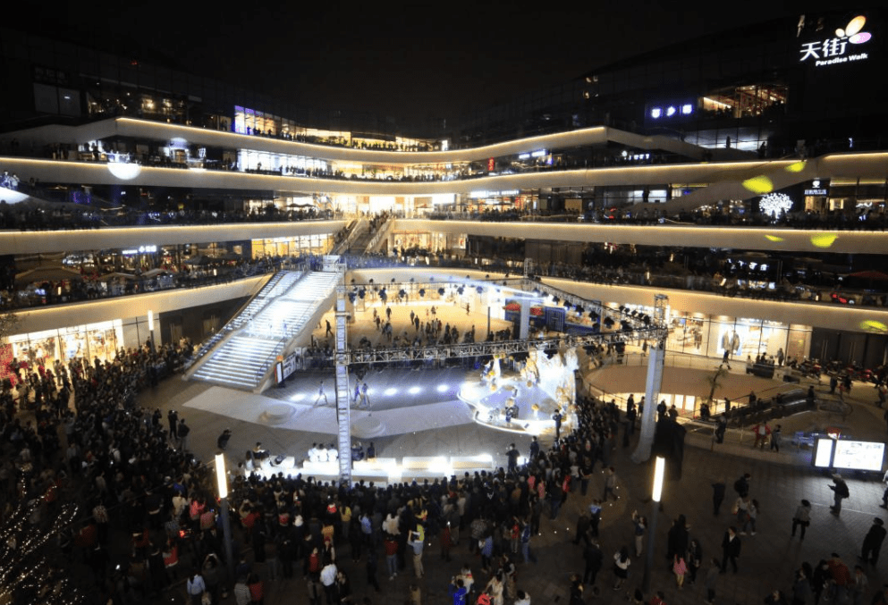 好消息！青岛又迎来“巨型商场”，斥资13亿打造，将在年底开放