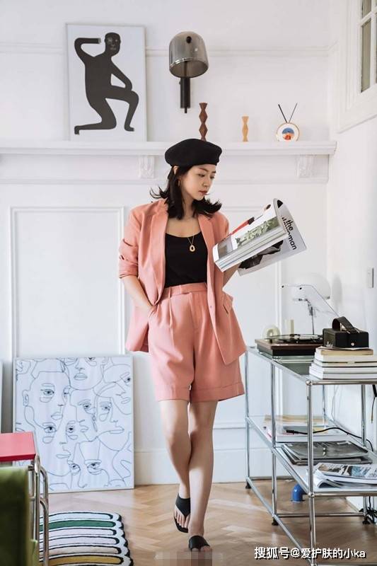 学三木|女人到了中年,放弃T恤搭配小黑裤!学三木博主这样穿,高级气质