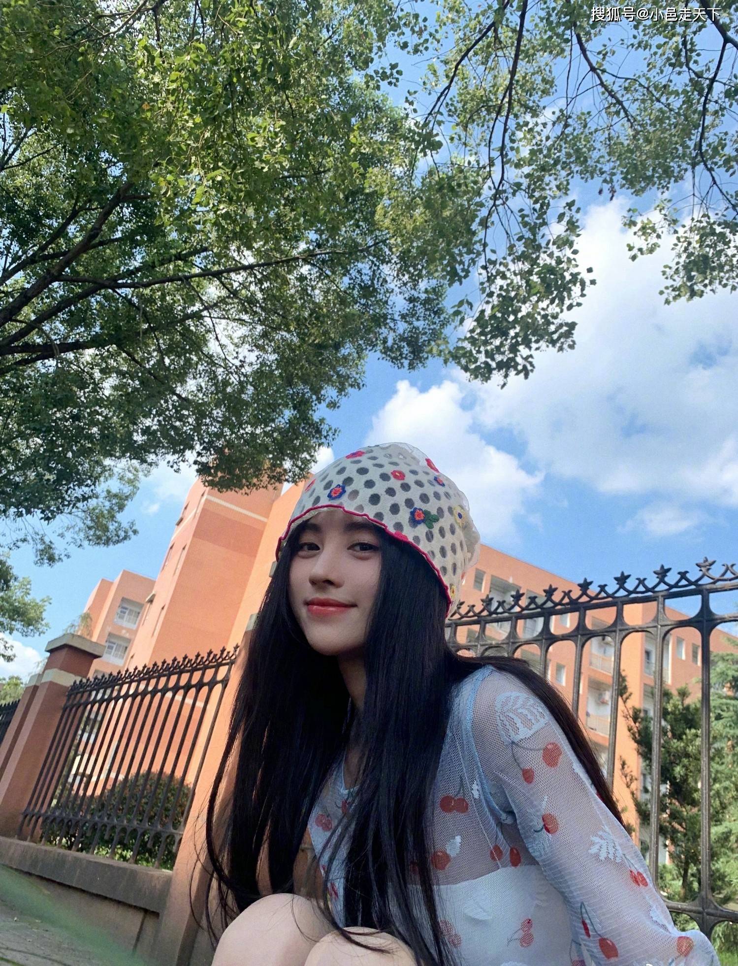 白色|鞠婧祎白色纱衣夏日美腿写真