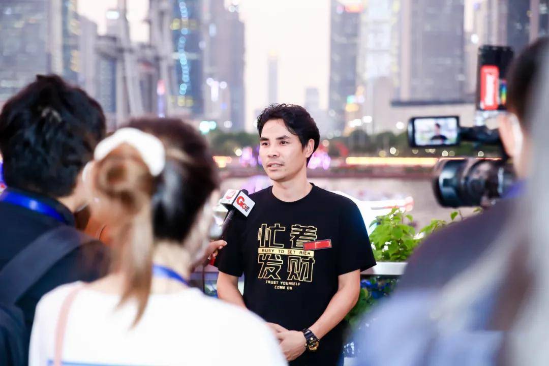 一百位人气博主齐聚广州塔下到底是为了什么