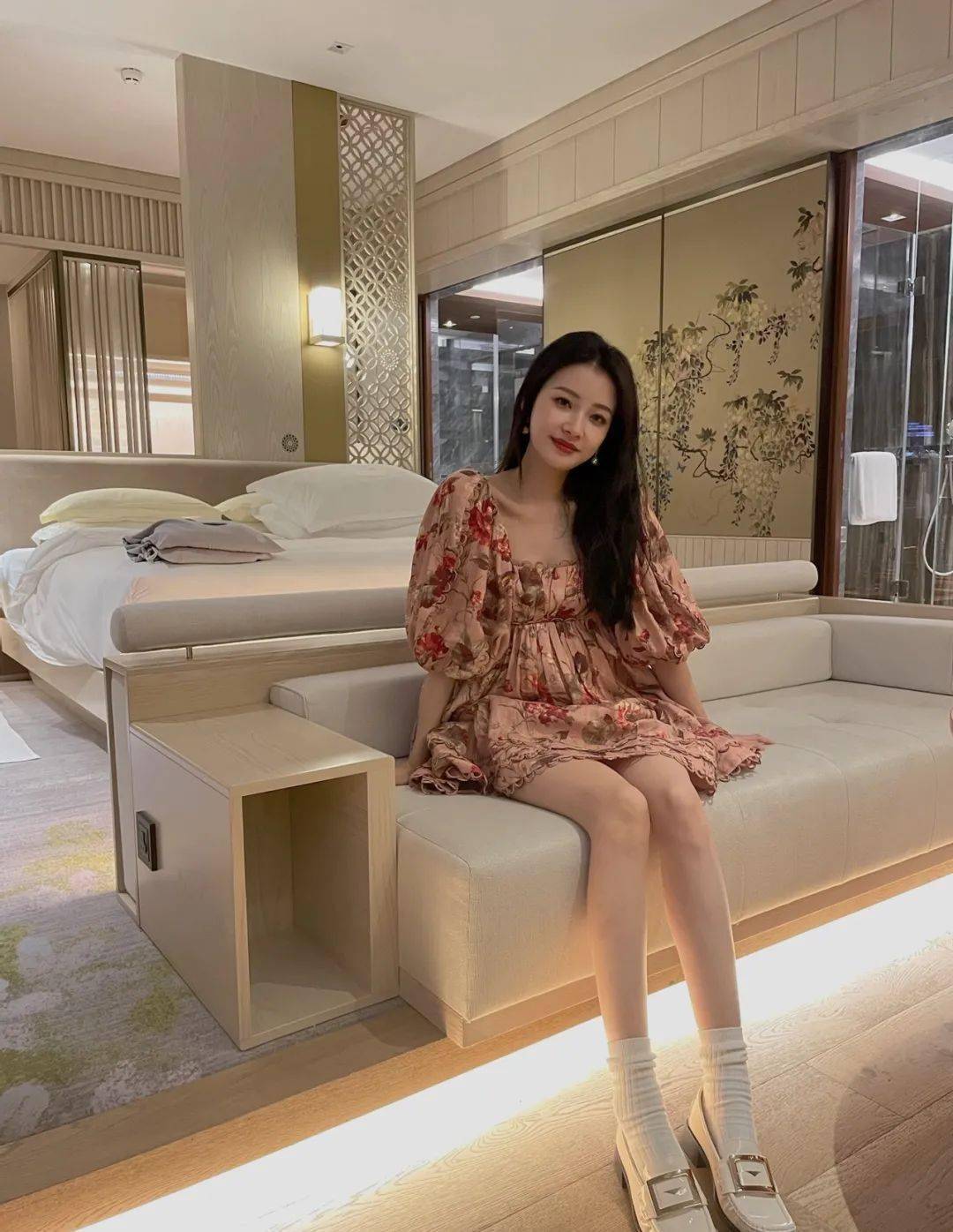 赵露思|一条娃娃裙，让女明星撞衫率显著提升！