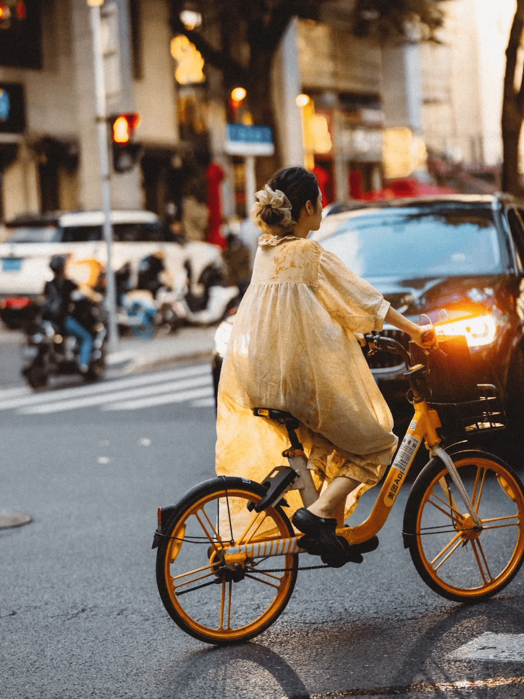 五原|夏末的清凉装扮，街头姑娘们的穿法也太多了吧