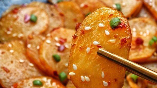 怎么样煎土豆片才好吃 422e22e62b1141e29e49a7023672702f.jpeg