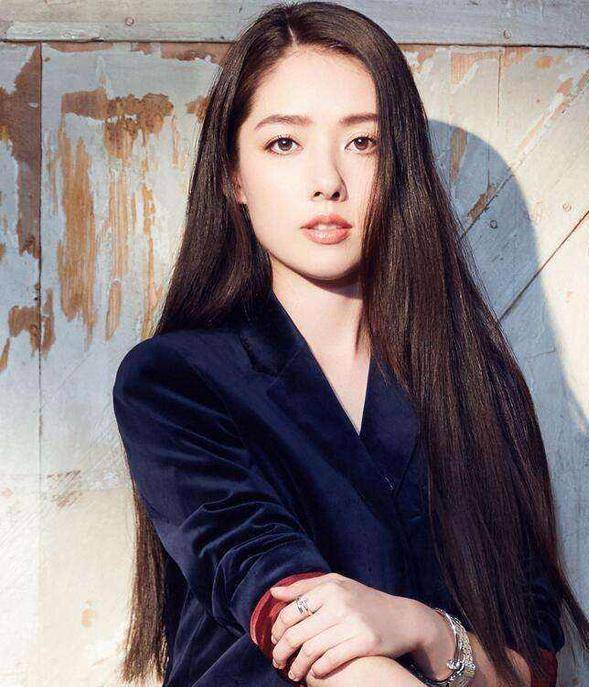 头皮|这三位女明星的发量可以排在娱乐圈前三了，妹子们羡慕吗？