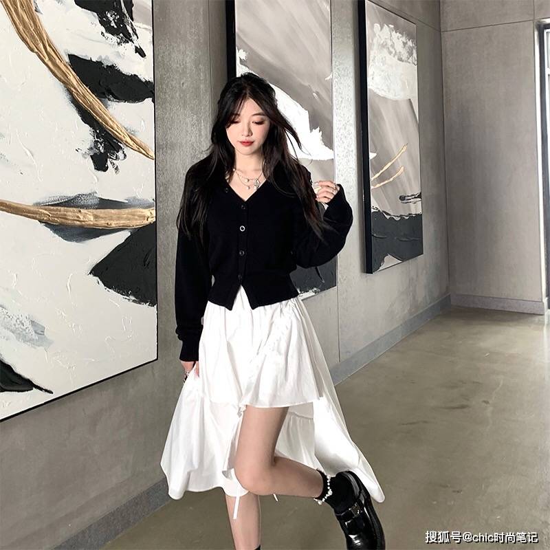 英气|连赵丽颖的机场穿搭都越来越女团，只是因为一件针织衫