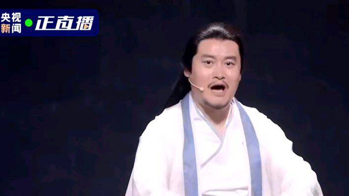 王冰冰|央夏太绝，9位主持人穿古装，王冰冰清雅，马凡舒端庄，月亮霸气