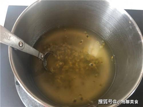 绿豆粥|它香气诱人,生津开胃,是酷暑天必选零食,无色素无添加剂