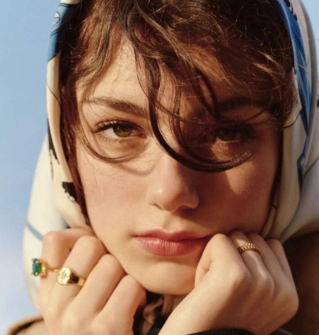 美人|美过Jennie，就这一张伪素颜、大方脸竟是“法国偷心贼”？