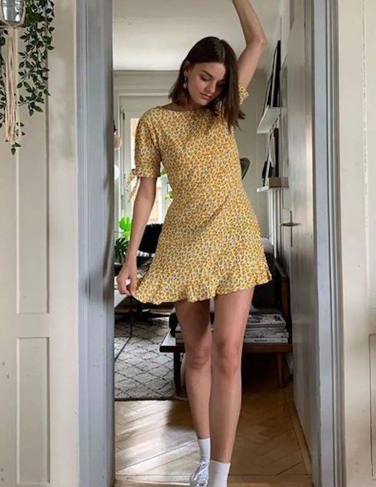 视觉|今夏“裙子+运动鞋”这样穿,好看死了!