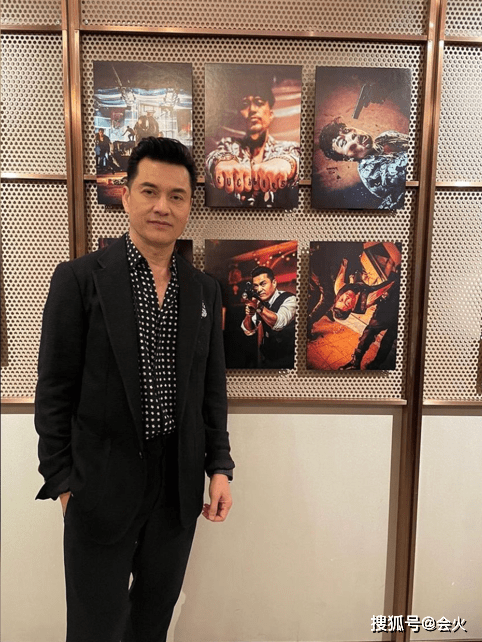 皱纹|65岁老戏骨吕良伟近照曝光，眼窝深陷脸上无皱纹，肩宽体壮超有型