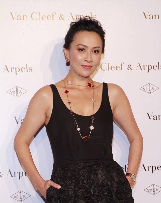 女生|刘嘉玲的造型真让人意外，上身像“老汉背心”，好在气质能hold住